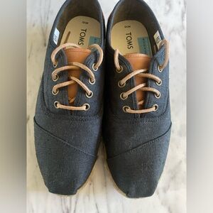 TOMS Men's Dark Gray Canvas Oxfords